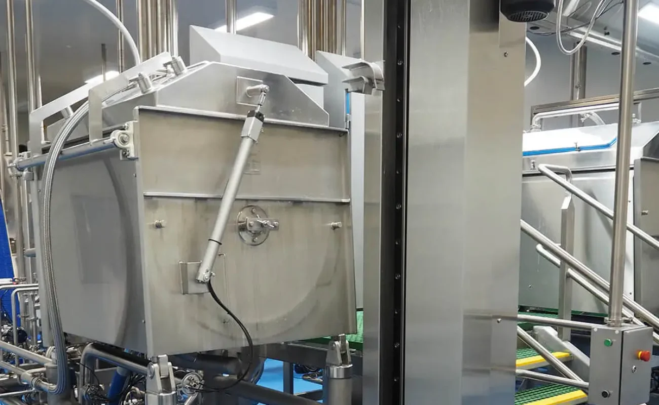 FMA steam jacket kettle with euro bin lifter